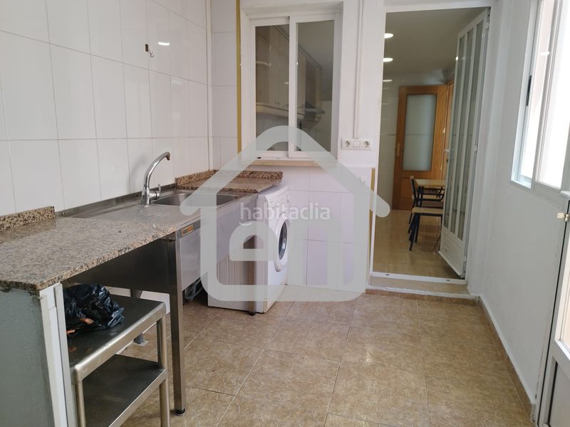 Foto fad80719-fbc8-4f18-be6b-2d812273e8fd. Casa adossada amb calefacció aparcament a Requena