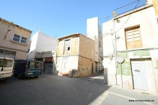 Edifici a Orihuela Ciudad. Edificio en orihuela zona centro, parcela de 118 m2. con dos edi