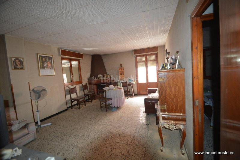 Foto b719c1a4-7c5c-4836-9d36-52341a8bc833. Casa !! precio rebajado casa de dos plantas en el centro , zona cerca del ayuntamiento. en Bigastro