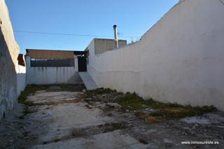 Terreny residencial a Benejúzar. Solar de unos 181 m2. de superficie según catastro