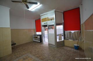 Local Comercial a Orihuela Ciudad. Local comercial en orihuela zona céntrica cerca del colegio sant