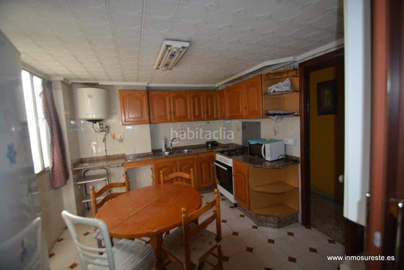 Foto 0b12a523-95f7-4288-bde8-807b9843b21d. Piso gran bajada de precio !! oportunidad en el centro , piso cerca de la glorieta gabriel miró, con 116 m2 construidos. en Orihuela