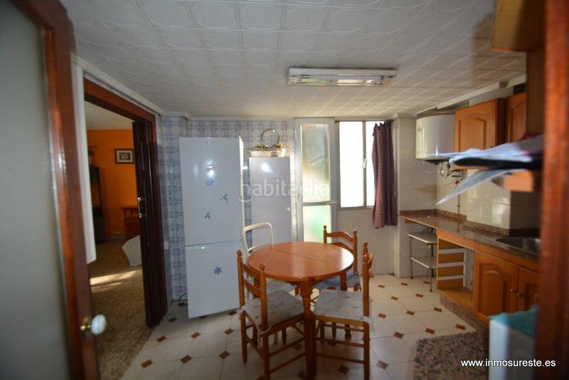 Foto a4ed1a66-8cfd-4f81-8b26-b1a76e3c5630. Piso gran bajada de precio !! oportunidad en el centro , piso cerca de la glorieta gabriel miró, con 116 m2 construidos. en Orihuela