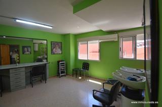 Geschäftsraum in Orihuela Ciudad. Gran oportunidad para negocio !! local en entresuelo próximo al