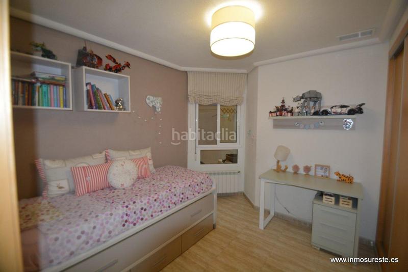 Foto 26f7fd98-12f4-49bd-8c15-f25c720839c3. Alquiler piso estupendo piso , zona de luis barcala, 94 m2. construidos, 3 habitaciones, 2 baños completos. en Orihuela