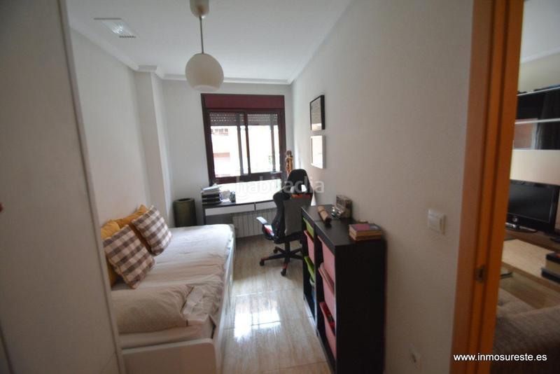 Foto 6c6ecd97-5d47-4bd6-bfb0-b439dc554610. Alquiler piso estupendo piso , zona de luis barcala, 94 m2. construidos, 3 habitaciones, 2 baños completos. en Orihuela