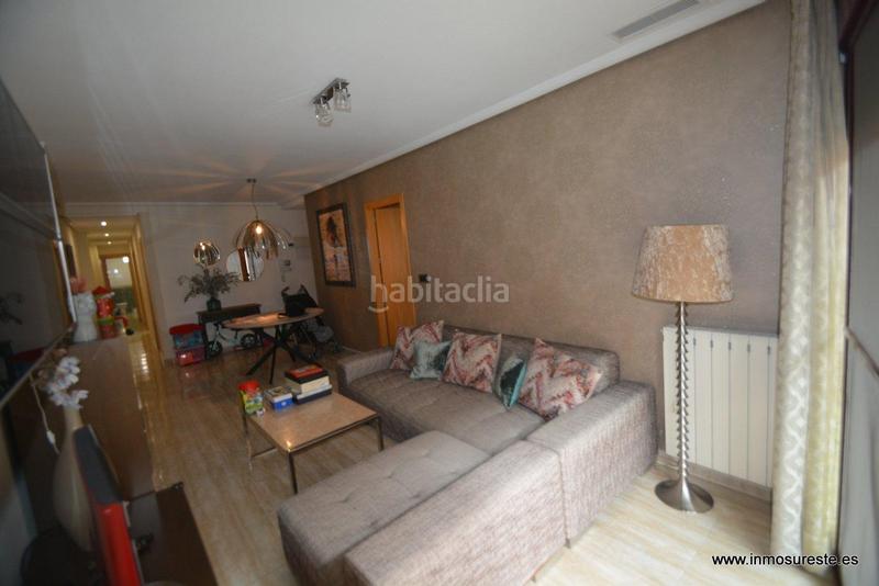 Foto a4886cf7-df8d-4109-ae1f-2c6c179fa542. Alquiler piso estupendo piso , zona de luis barcala, 94 m2. construidos, 3 habitaciones, 2 baños completos. en Orihuela