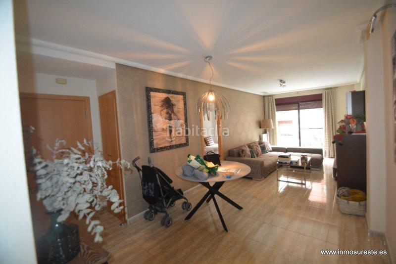 Foto ba533fe0-70c3-4ad0-8fbc-2fdf67e19bf1. Alquiler piso estupendo piso , zona de luis barcala, 94 m2. construidos, 3 habitaciones, 2 baños completos. en Orihuela
