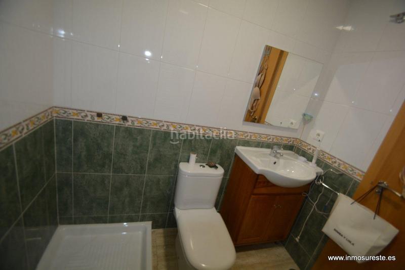 Foto bff5f6ce-9bc6-4e0d-8da5-a58906e917d3. Alquiler piso estupendo piso , zona de luis barcala, 94 m2. construidos, 3 habitaciones, 2 baños completos. en Orihuela