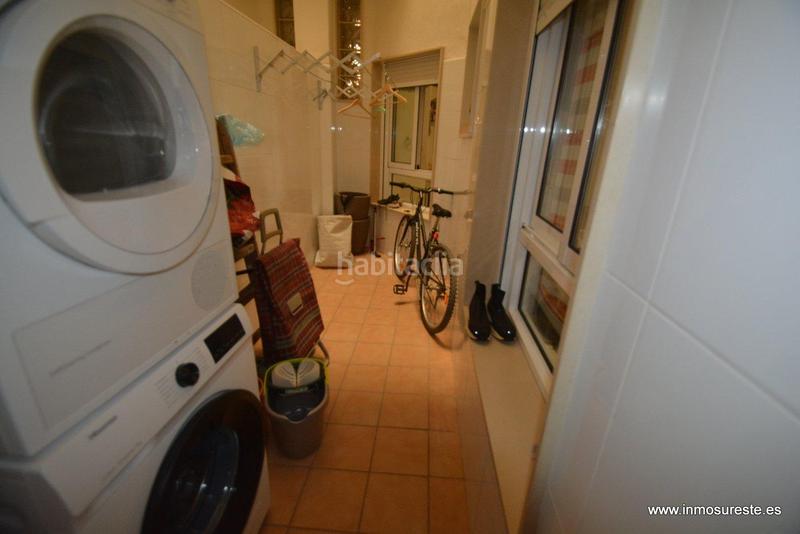 Foto df23a4e8-2b5b-49fb-a62d-34aea7cf5225. Alquiler piso estupendo piso , zona de luis barcala, 94 m2. construidos, 3 habitaciones, 2 baños completos. en Orihuela