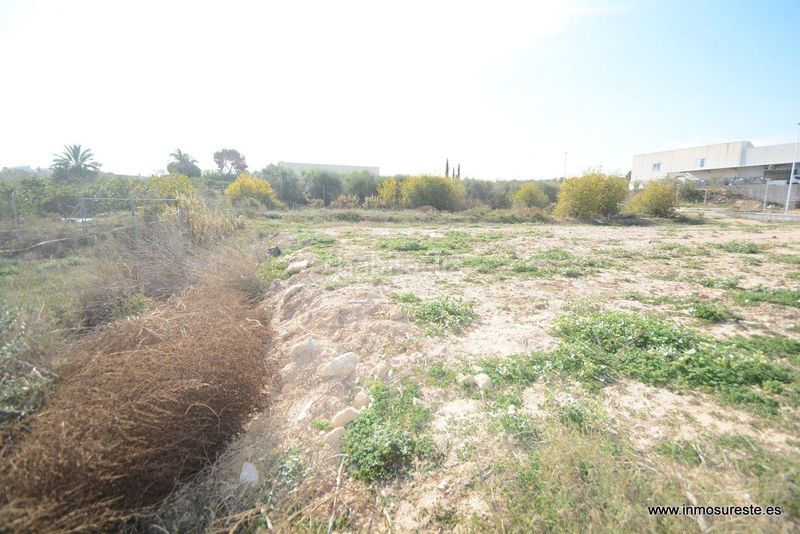 Foto 13f5b5f1-7806-43d8-b09f-096682bb98fb. Solar industrial a Bigastro