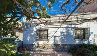 Haus in Orihuela Ciudad. Magnífica vivienda !! casa en la carretera de hurchillo de 130 m