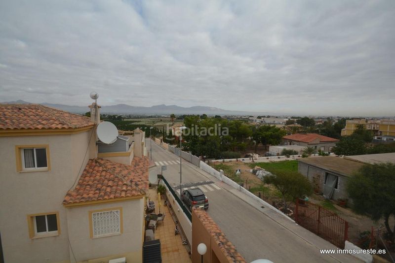 Foto c757cde4-3313-476e-be01-b3bb471e3d72. Casa amb piscina a Cox