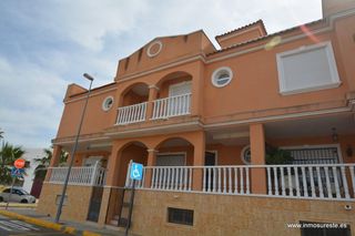 Casa adossada a Benferri. Acogedor chalet adosado en benferri, con 3 habitaciones, 2 baños