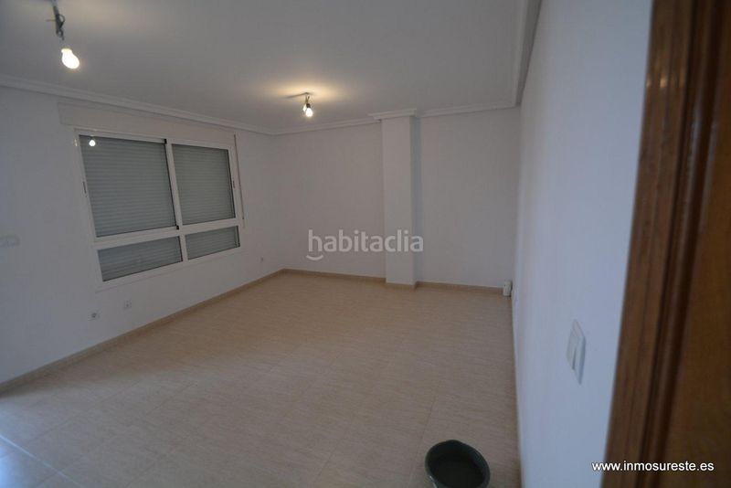 Foto 18a38211-37b9-4ec5-841b-de5589a26b3a. Casa adossada amb aparcament a Benferri