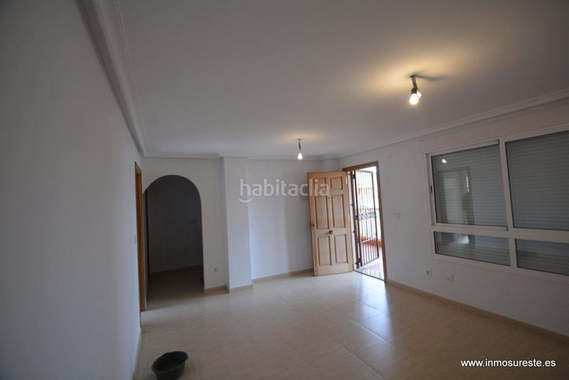 Foto 3551057b-a1e3-492e-b85b-3eec61238a5a. Casa adossada amb aparcament a Benferri