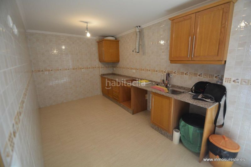 Foto 3cfb99d9-ab0d-4aeb-bc27-ed74c9aeac5d. Casa adossada amb aparcament a Benferri