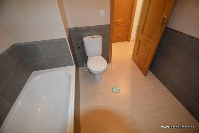 Foto 5416d5fe-85a1-44d8-b602-c18f7d602d51. Casa adossada amb aparcament a Benferri