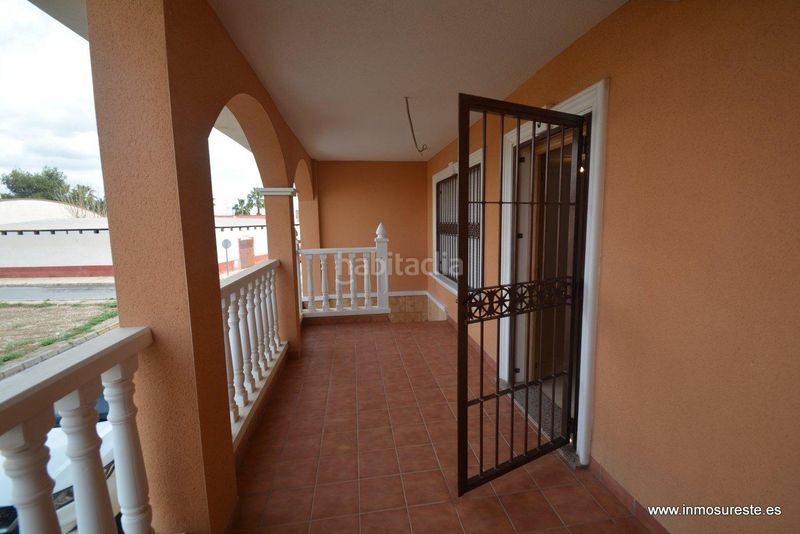 Foto 5b20f814-4860-4fd5-b2c5-7f248e8d3547. Casa adossada amb aparcament a Benferri