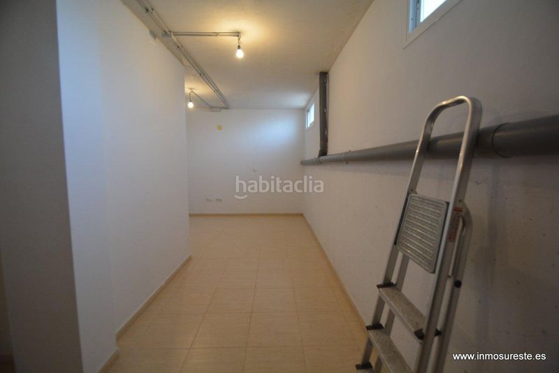 Foto 8c81cce5-a048-496a-9340-ce8c2cda7220. Casa adossada amb aparcament a Benferri