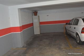 Aparcament cotxe a Orihuela Ciudad. Plaza de garaje en orihuela, zona avda. de la vega con josé ávil