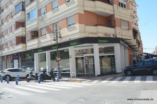 Lloguer Local Comercial a Orihuela Ciudad. Alquiler de local comercial en orihuela, frente a la plaza de to