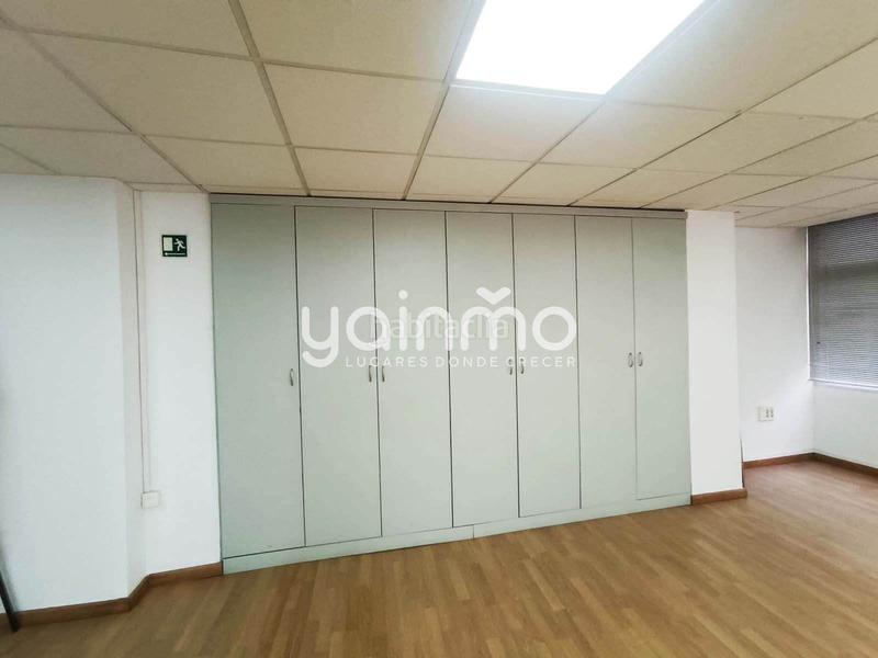 Foto cbc9391c-edd9-422a-9454-fe904ce06360. Location bureau dans Hospital Jaén