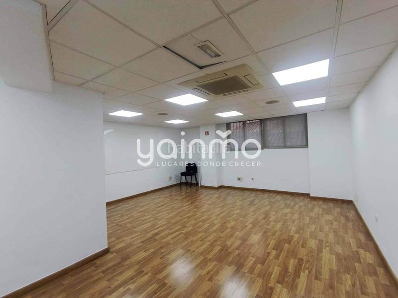 Foto df8a8fca-0c0a-4dba-8293-efd0569c8d6e. Location bureau dans Hospital Jaén