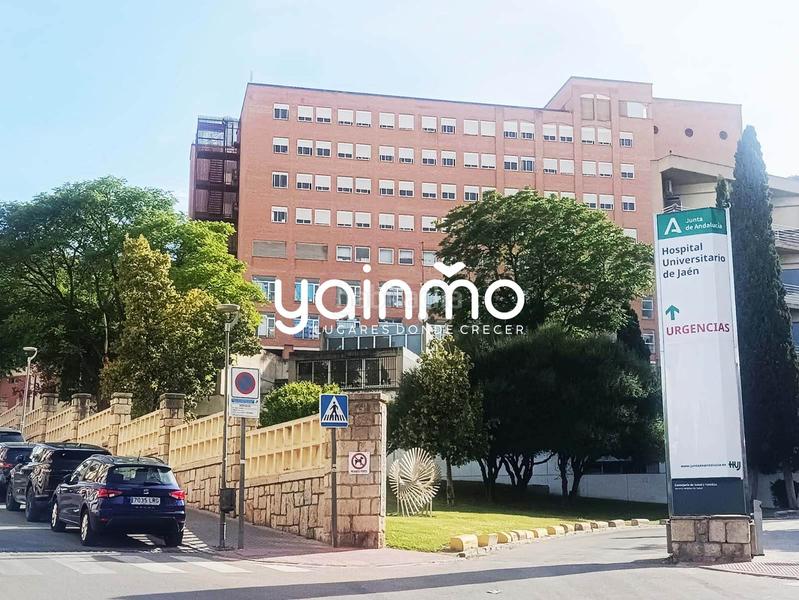 Foto 4aff8090-f5f0-4c51-aaae-6ec8bb47f39d. Lloguer local comercial a Hospital Jaén
