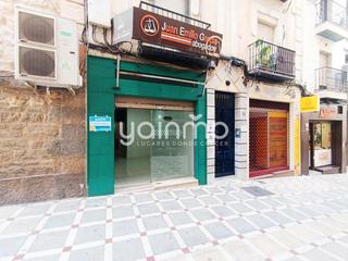 Alquiler Local Comercial en Calle pescadera 1. Se alquila local comercial de 72 m2 en el centro de jan