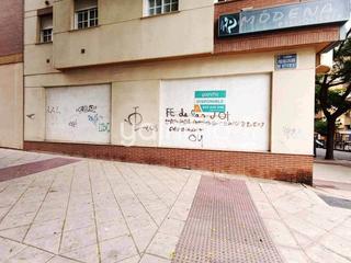 Affitto Locale commerciale in Renfe - Bulevar 1ª y 2ª Fase. Se alquila local en bruto de 80 m2