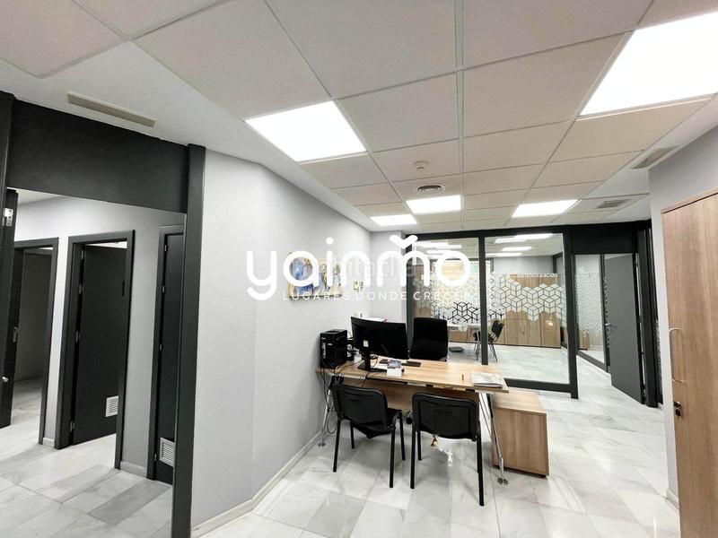 Foto f7d4f486-61f7-4396-bf9b-999a07c4eee3. Office space in calle esteban ramírez martínez 2 in Jaén