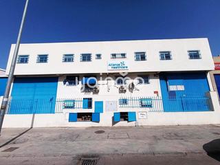 Nau industrial a Calle huelma 608. Se vende 2 naves industriales unidas en el poligono de los oliva