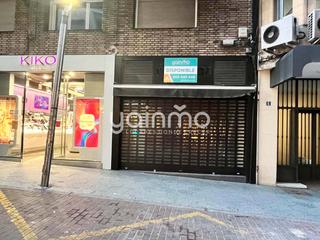 Lloguer Local Comercial  Calle de la madre soledad torres acosta. Se alquila local comercial de 102 m2 en el centro de jan