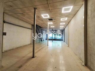 Geschäftsraum in Renfe - Bulevar 1ª y 2ª Fase. Se vende local de 216 m2 en el polígono de los olivares