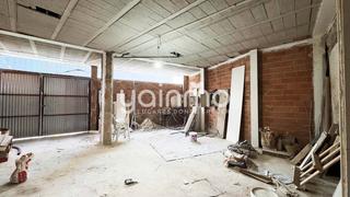 Lloguer Local Comercial a San Bartolomé - Millán de Priego. Se alquila local comercial en bruto de 195 m2 en el centro de ja