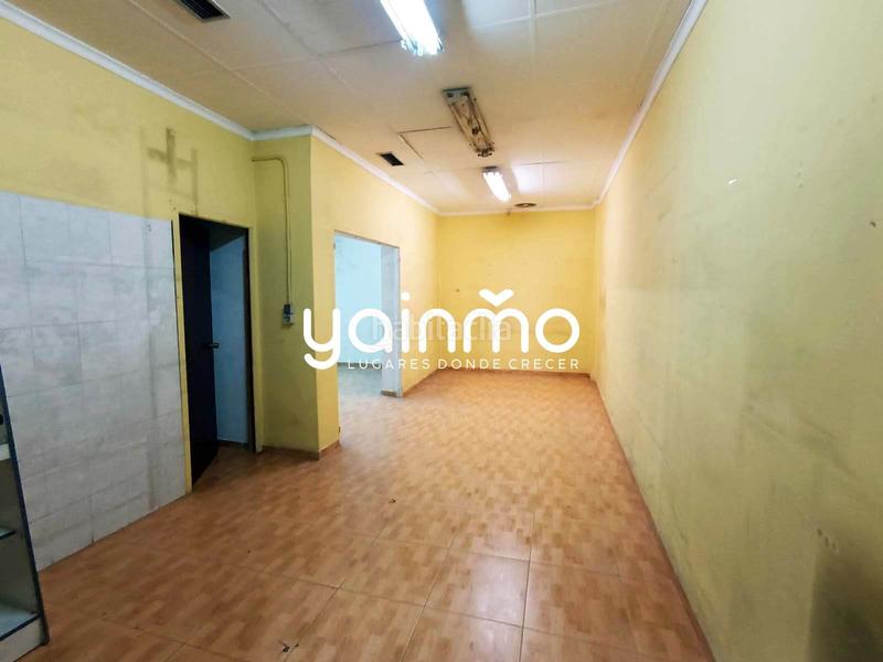 Foto 6c91062c-88b2-46ff-b00f-26e8f957d50e. Alquiler local comercial se alquila local comercial de 114 m2 muy próximo a avda. andalucía en Jaén