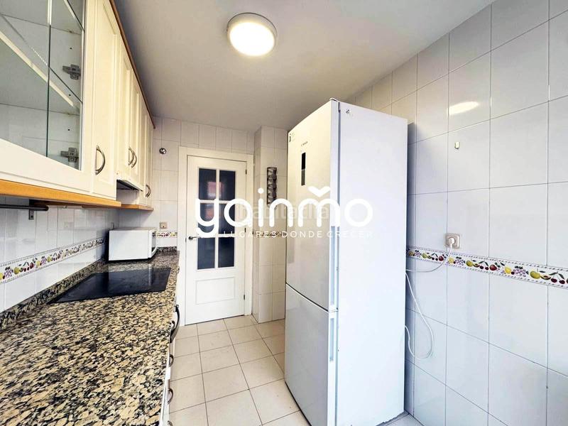 Foto 6915a70a-66f6-46d9-9973-e13e32ea8a1f. Location appartement avec parking piscine dans El Valle - Universidad Jaén