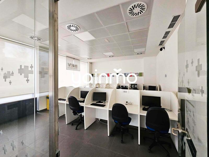 Foto 29489395-cfb9-4b39-9f48-b98890d4f24c. Location local commercial dans Renfe - Bulevar 1ª y 2ª Fase Jaén