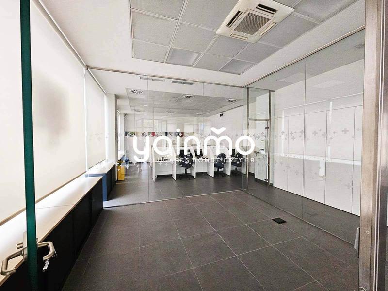 Foto 2d7684b6-5f79-493b-99e2-b20828afa738. Location local commercial dans Renfe - Bulevar 1ª y 2ª Fase Jaén