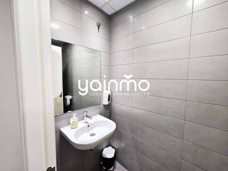 Foto cba76ef4-a705-4346-8613-ed53675f105c. Location local commercial dans Renfe - Bulevar 1ª y 2ª Fase Jaén