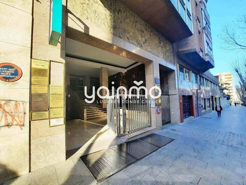 Foto aaa8186d-8829-4417-bc46-a873790b6361. Location local commercial dans paseo de la estación 25y dans Jaén