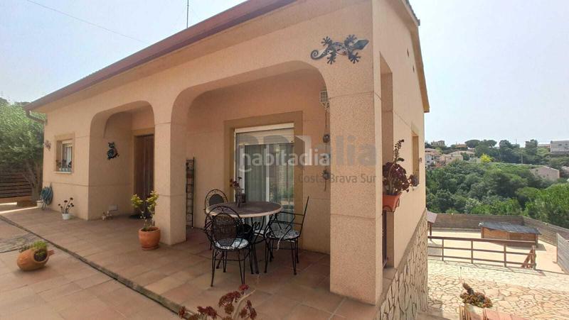 Foto b377f7fa-85a0-4f16-8dd0-7f2b96857db2. Casa amb xemeneia aparcament a Aiguaviva Parc Vidreres