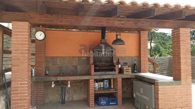 Foto b6b27867-f43c-467a-873f-68e15d1e9e88. Casa amb xemeneia aparcament a Aiguaviva Parc Vidreres