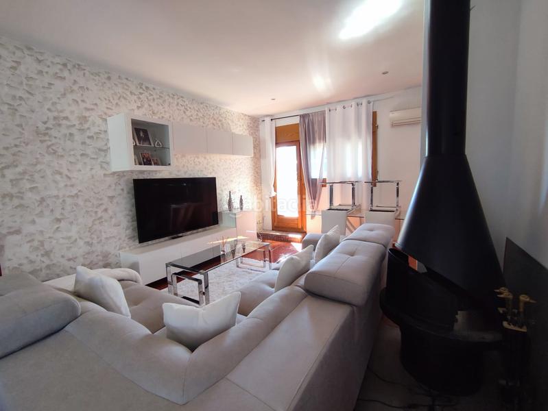 Foto 7179ccdd-2a9a-43d9-9ef8-77f5efc5572e. Casa amb xemeneia aparcament piscina a Aiguaviva Parc Vidreres