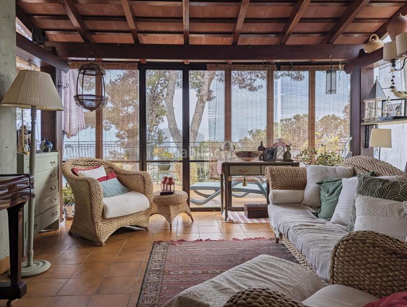 Foto 081c9d2b-165c-4208-b004-e966ef59861e. House with fireplace heating parking pool in Roca Grossa Lloret de Mar