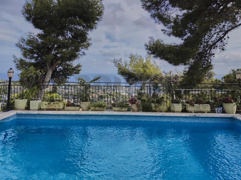 Foto 06ced3b5-83f7-4cd1-876c-d0a39aaf69ad. Maison avec cheminée chauffage parking piscine dans Lloret de Mar