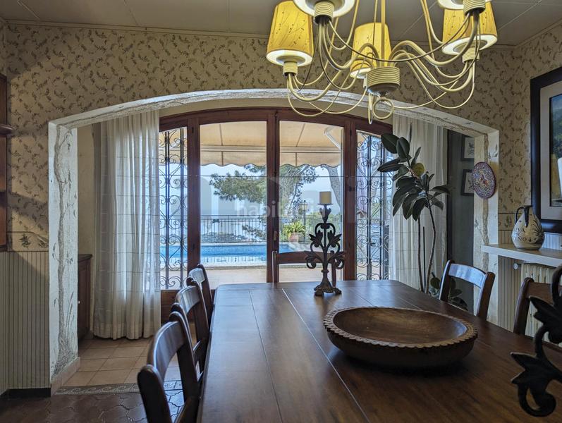 Foto 0f94e263-424a-49ad-b8e3-e5f86e9c780d. Maison avec cheminée chauffage parking piscine dans Lloret de Mar