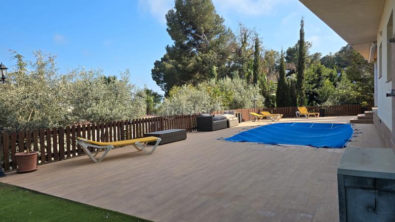 Foto bac57a9b-2cef-4b67-8ff1-92a4b8303a26. Chalet con camino riscaldamento parcheggio piscina in Blanes