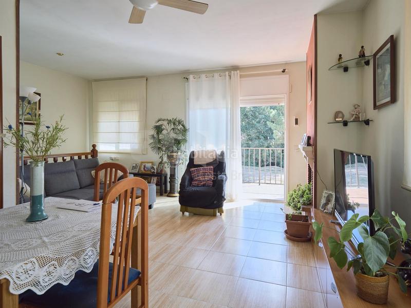 Foto b86807d8-3bac-45ee-bd32-63147e397d5b. Chalet con camino riscaldamento parcheggio piscina in Vidreres